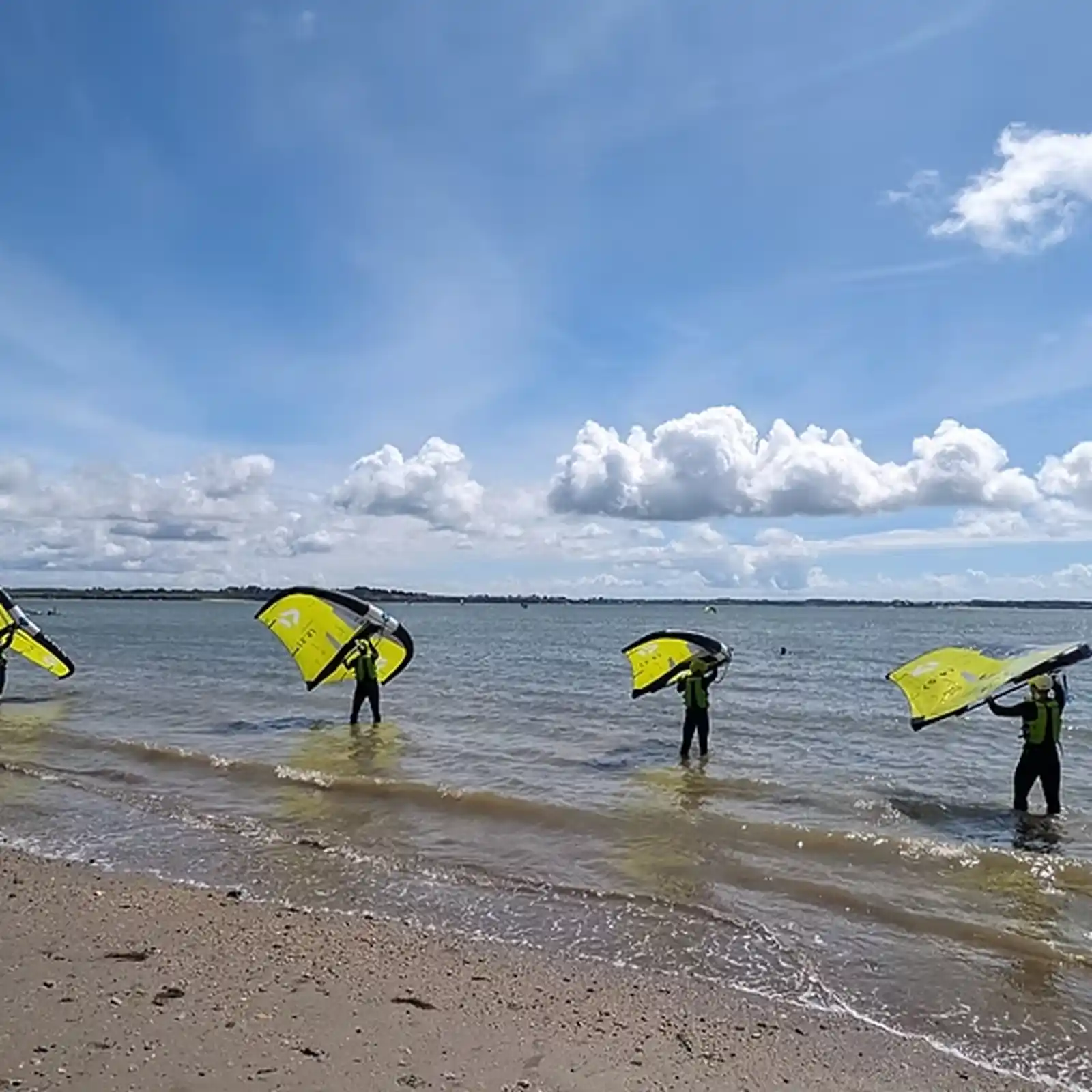 Groupe de pratiquants wingfoil